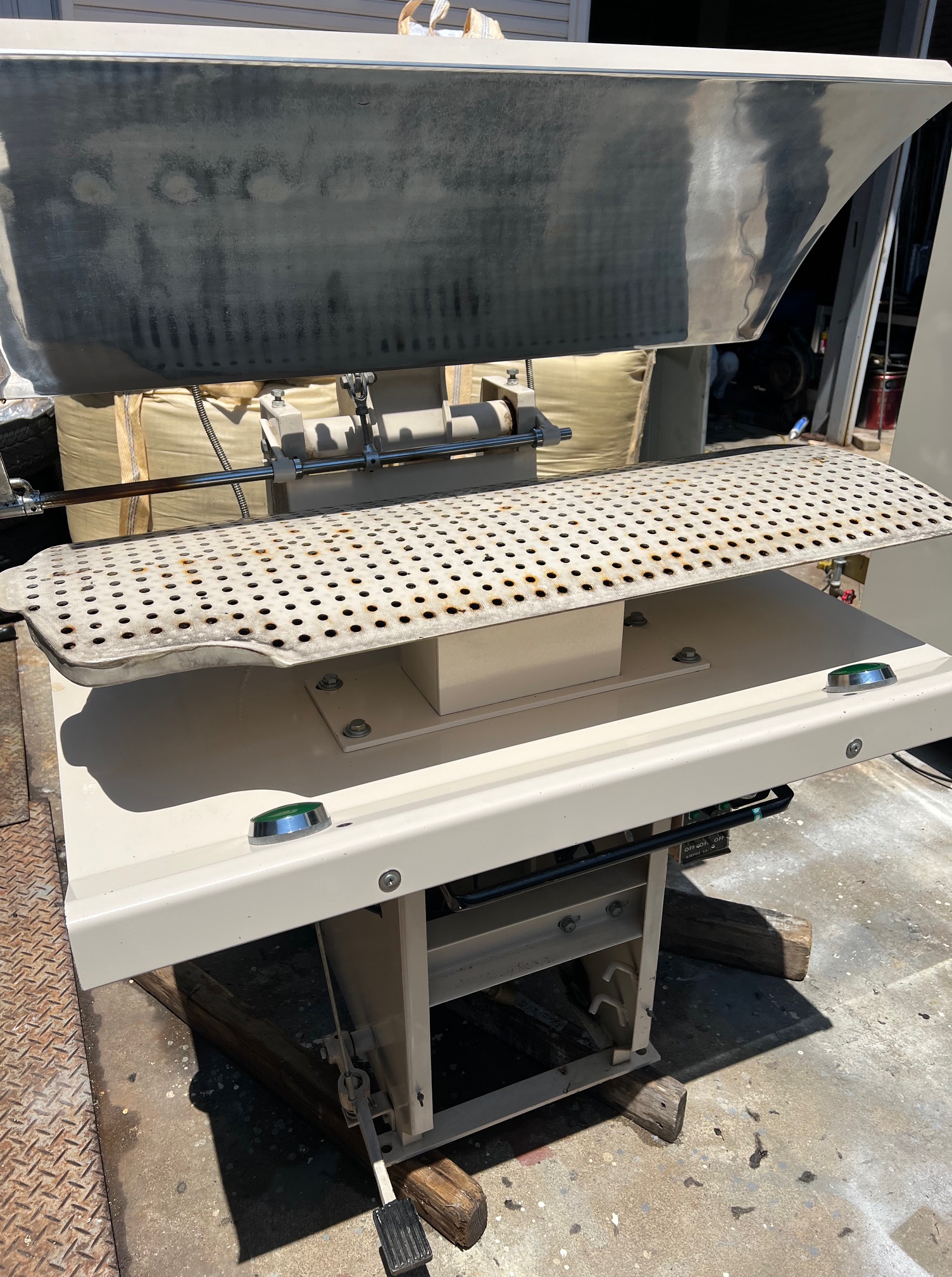 イツミ製作所　胴プレス(綿プレス）