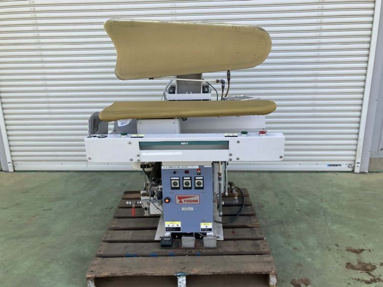 東信精機　ズボンプレス機