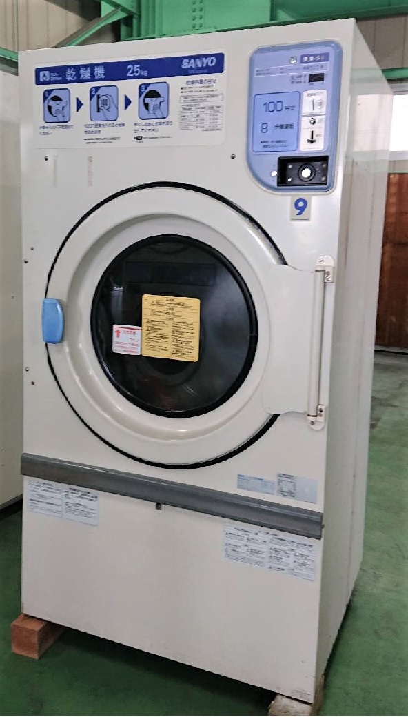 SANYO製 25kg業務用コイン式ガス乾燥機