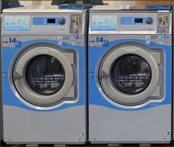 ｴﾚｸﾄﾛﾗｸｽ　14k　洗濯機　2台有り