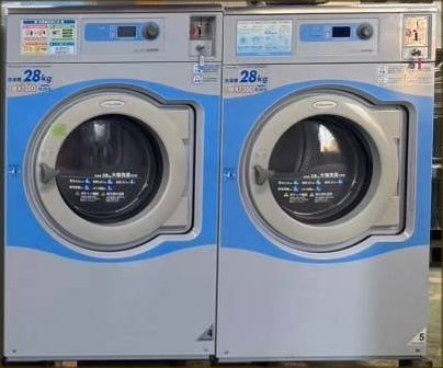 ｴﾚｸﾄﾛﾗｸｽ　28k　ｺｲﾝ式洗濯機　2台有り
