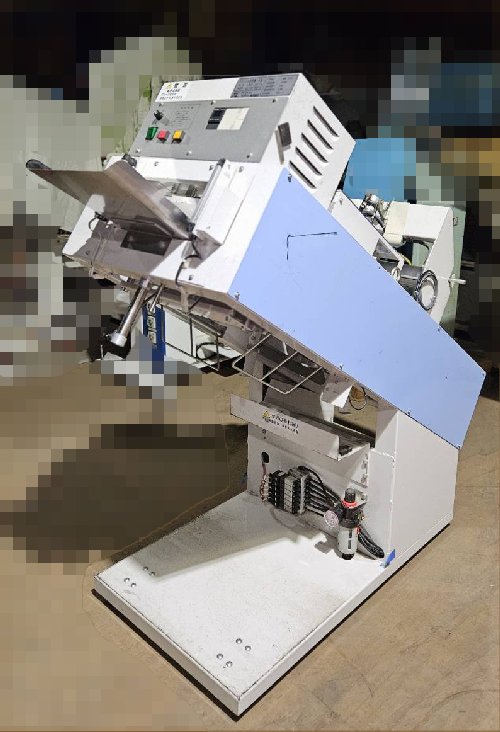 ﾜｲｴｲｼｲ　ﾜｲｼｬﾂ平面包装機