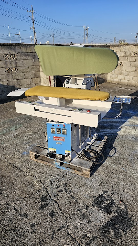 東信精機　ズボンプレス機
