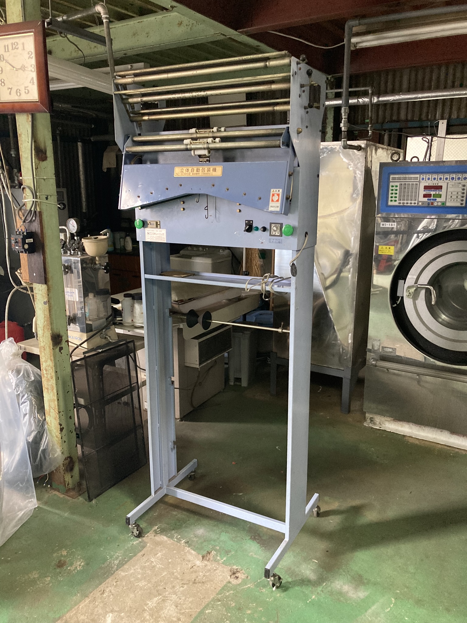 ㈱日本シーリング　立体自動包装機　NC-63WS