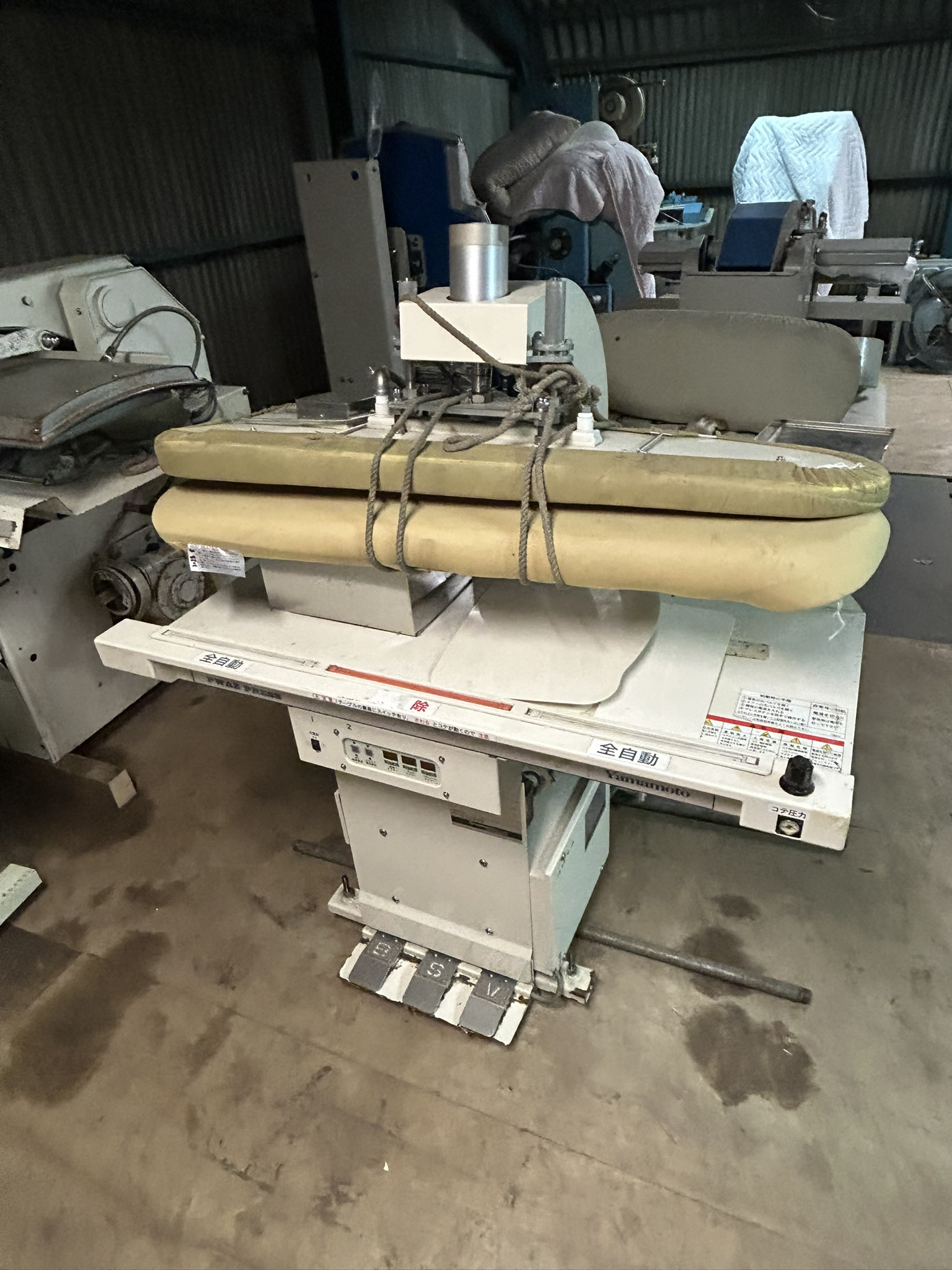 山本製作所　ズボンプレス　PWAZ9020